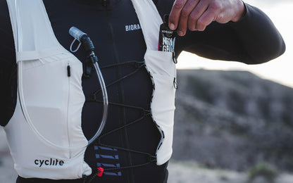 HYDRATION VEST / 01 – Gilet d’hydratation