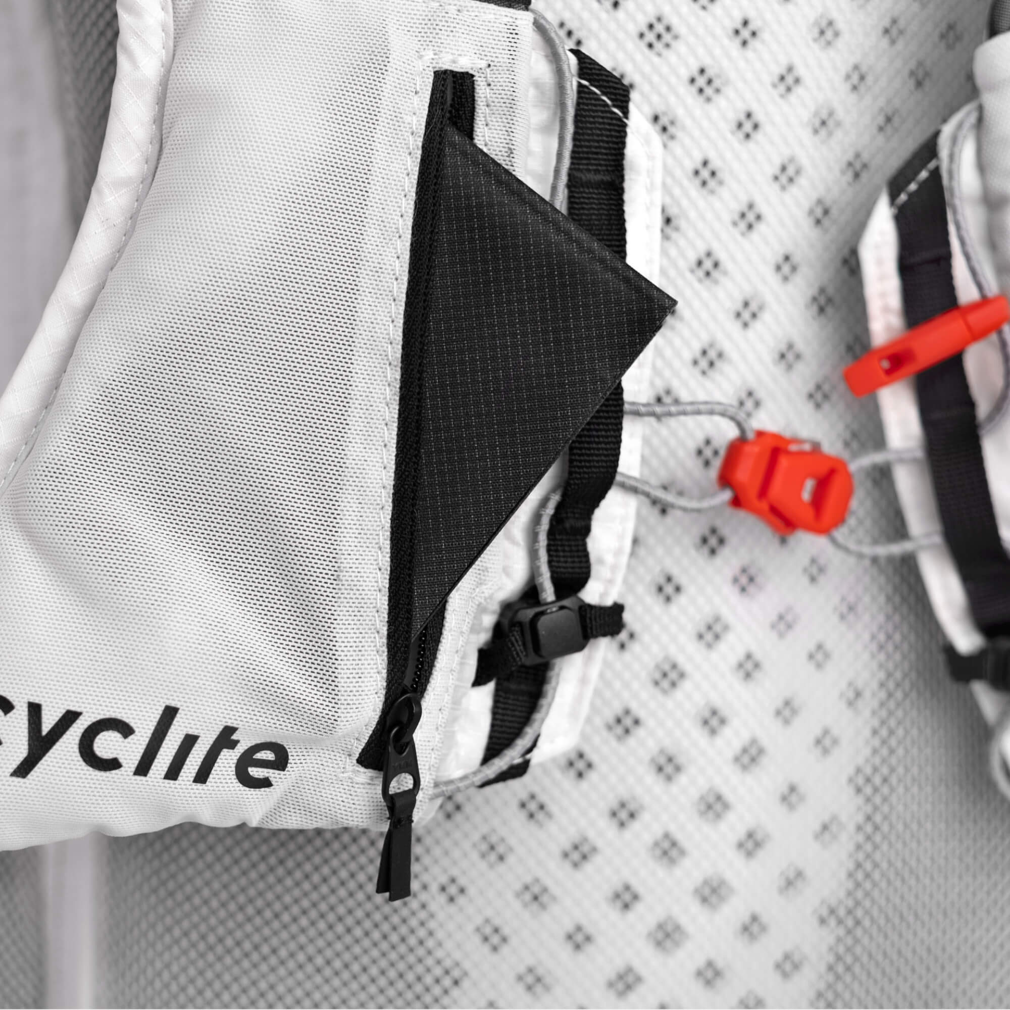 Touring-Backpack-02_Strap-Detail